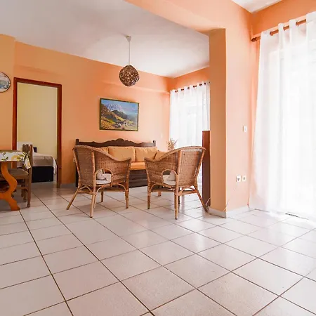 Eutopia Apartment Flogita